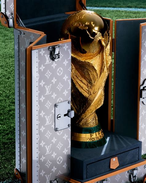 cofanetto louis vuitton coppa del mondo|Come nasce il baule della Coppa del mondo firmato .